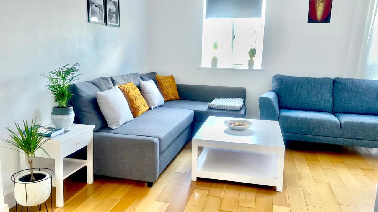 Amazing Location - City Of London- 2 Bedroom Stunning Canal View House With Private Garden,Parking & Balcony المظهر الخارجي الصورة
