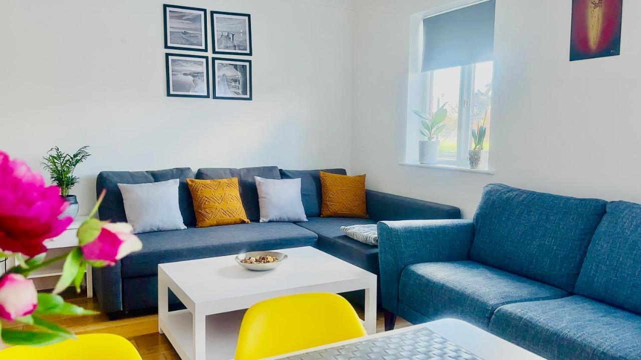 Amazing Location - City Of London- 2 Bedroom Stunning Canal View House With Private Garden,Parking & Balcony المظهر الخارجي الصورة