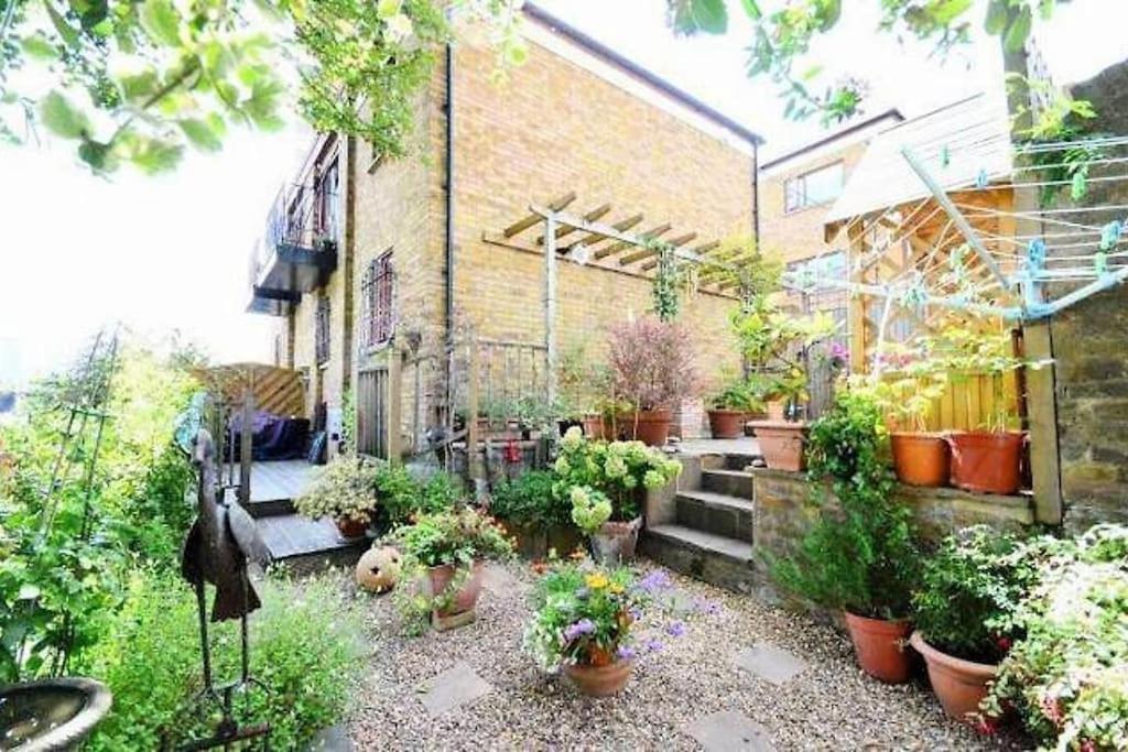 Amazing Location - City Of London- 2 Bedroom Stunning Canal View House With Private Garden,Parking & Balcony المظهر الخارجي الصورة