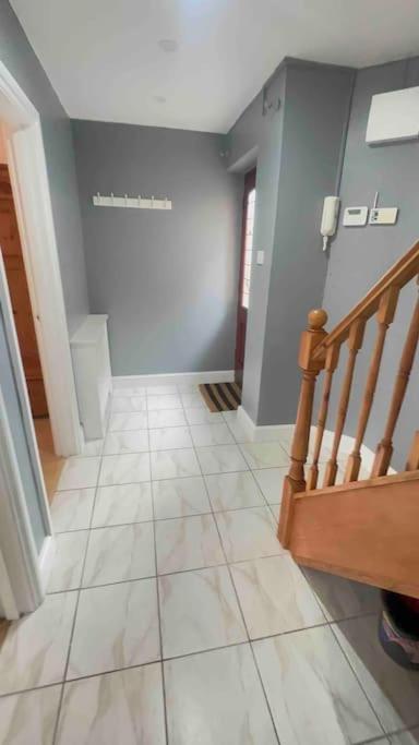 Amazing Location - City Of London- 2 Bedroom Stunning Canal View House With Private Garden,Parking & Balcony المظهر الخارجي الصورة