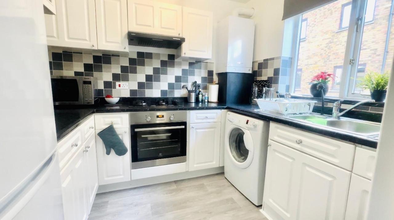 Amazing Location - City Of London- 2 Bedroom Stunning Canal View House With Private Garden,Parking & Balcony المظهر الخارجي الصورة