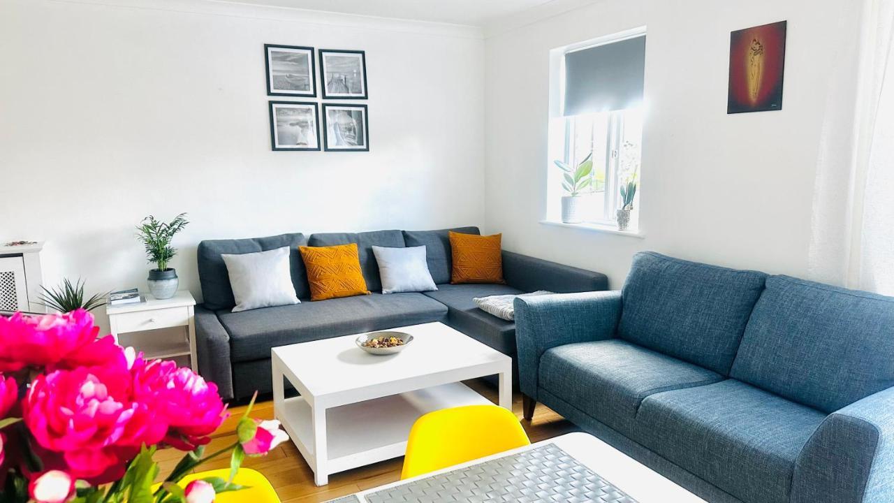 Amazing Location - City Of London- 2 Bedroom Stunning Canal View House With Private Garden,Parking & Balcony المظهر الخارجي الصورة