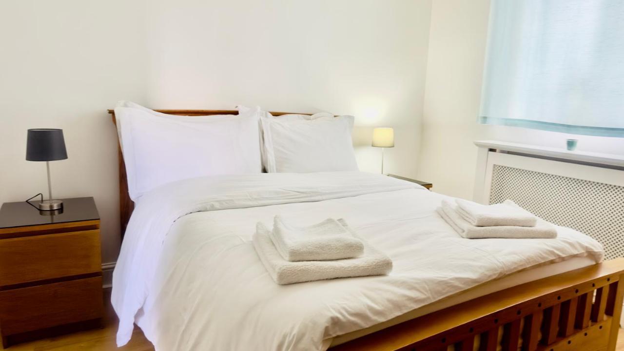 Amazing Location - City Of London- 2 Bedroom Stunning Canal View House With Private Garden,Parking & Balcony المظهر الخارجي الصورة