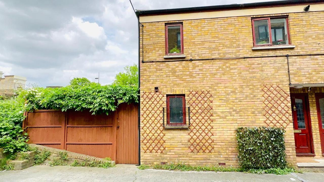 Amazing Location - City Of London- 2 Bedroom Stunning Canal View House With Private Garden,Parking & Balcony المظهر الخارجي الصورة