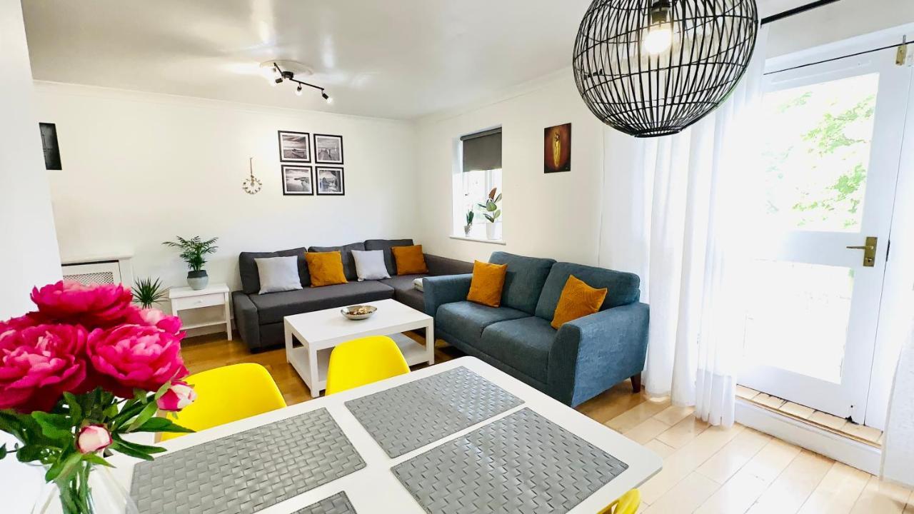 Amazing Location - City Of London- 2 Bedroom Stunning Canal View House With Private Garden,Parking & Balcony المظهر الخارجي الصورة