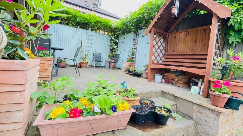 Amazing Location - City Of London- 2 Bedroom Stunning Canal View House With Private Garden,Parking & Balcony المظهر الخارجي الصورة